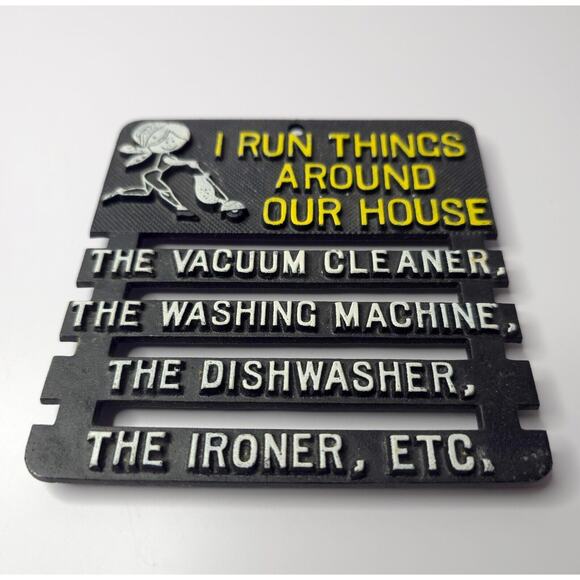 Kitchen Trivet Hot Pad Vintage Metal MCM 60s Wall Art I Run Things Around Our... - Picture 1 of 7